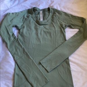 Lululemon Swiftly Tech LS Crew🐸